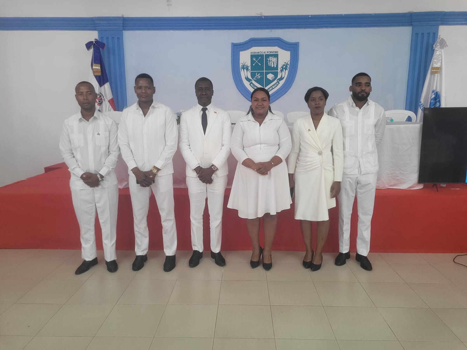 En un acto institucional celebrado en la sala capitular del Ayuntamiento de Guaymate, fue juramentado Yira Mogacif como nuevo presidente del Concejo de Regidores, acompañado por Maikel Florentino, quien asumió como vicepresidente del órgano legislativo municipal.